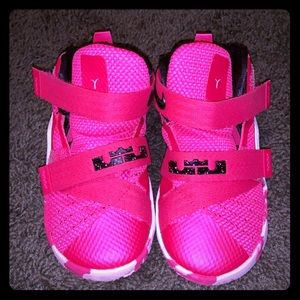 LBJ Lebron James Pink Toddler sneakers
